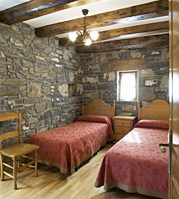 Apartamentos Casa Buisan Broto Pokoj fotografie
