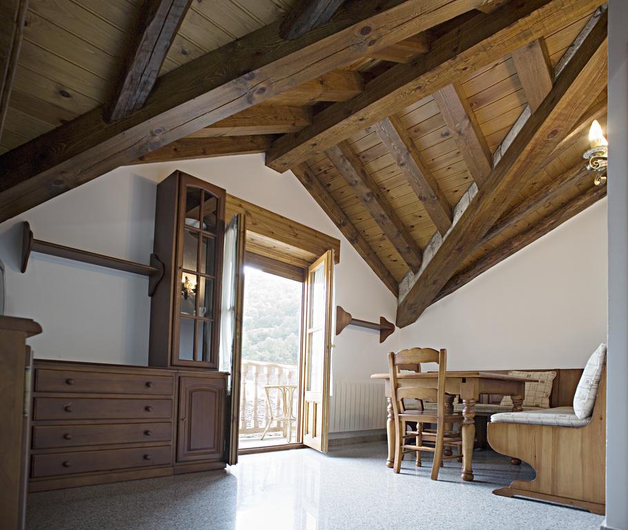 Apartamentos Casa Buisan Broto Pokoj fotografie