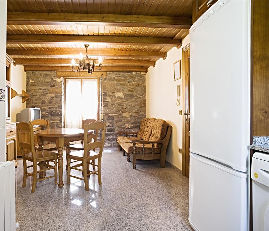 Apartamentos Casa Buisan Broto Pokoj fotografie