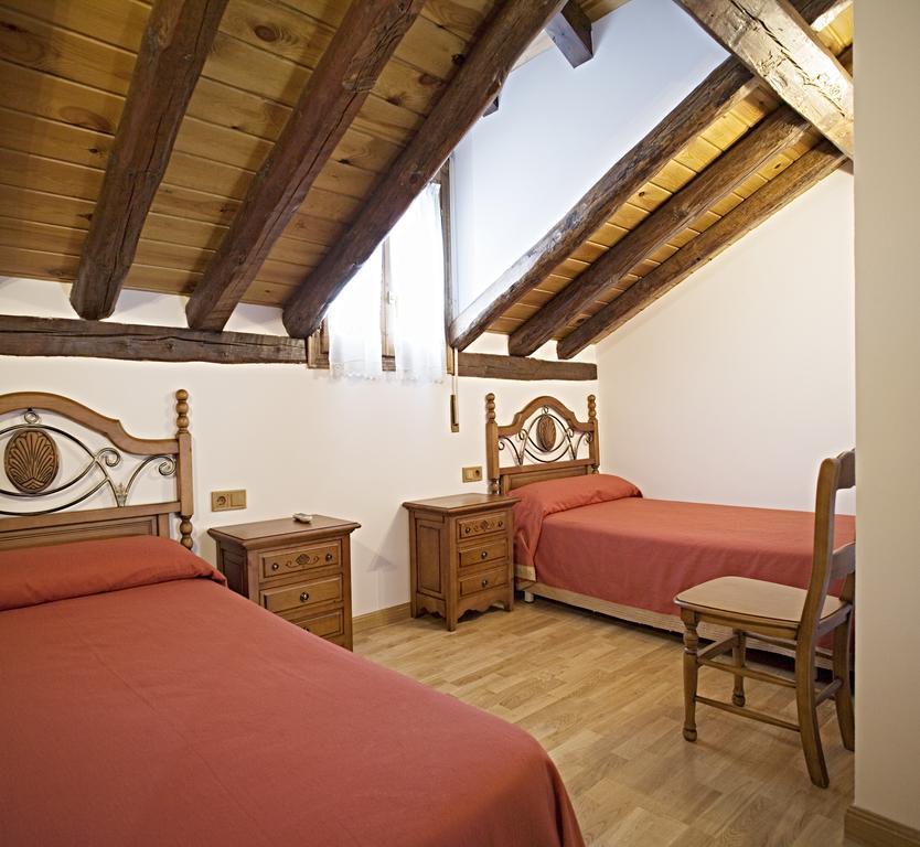 Apartamentos Casa Buisan Broto Pokoj fotografie