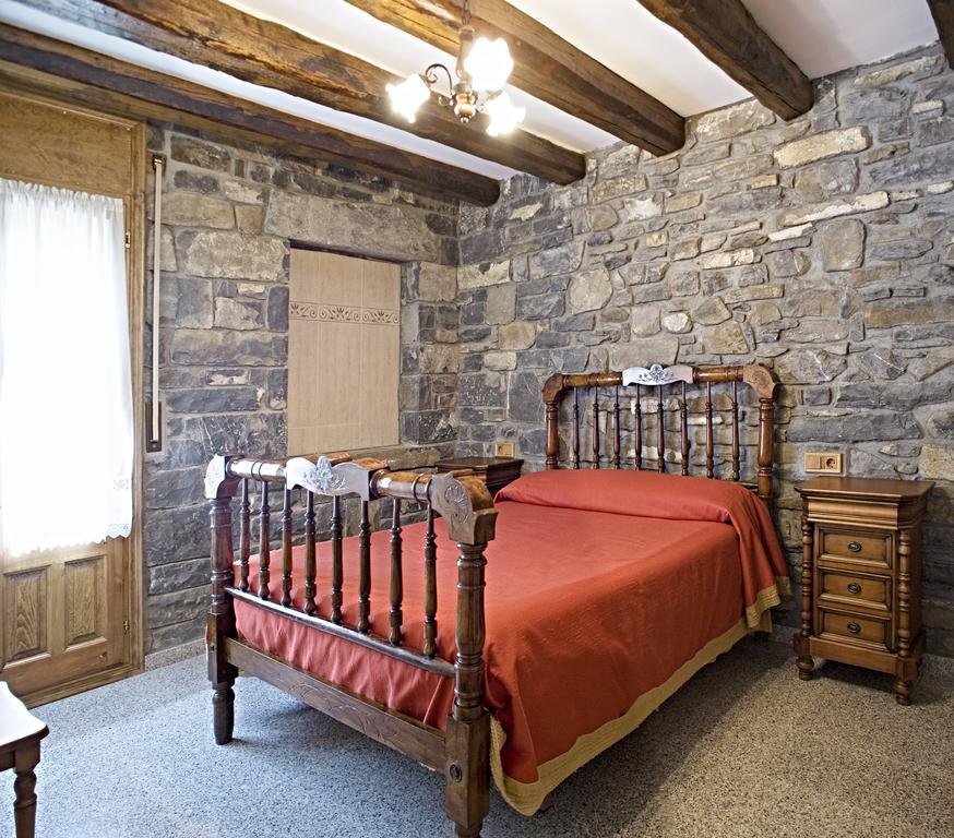Apartamentos Casa Buisan Broto Pokoj fotografie