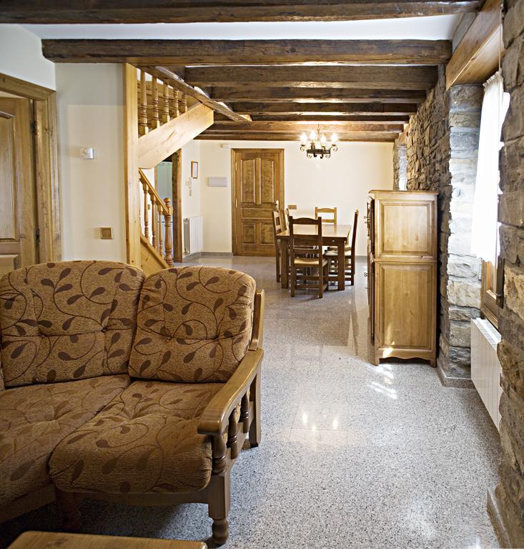 Apartamentos Casa Buisan Broto Pokoj fotografie
